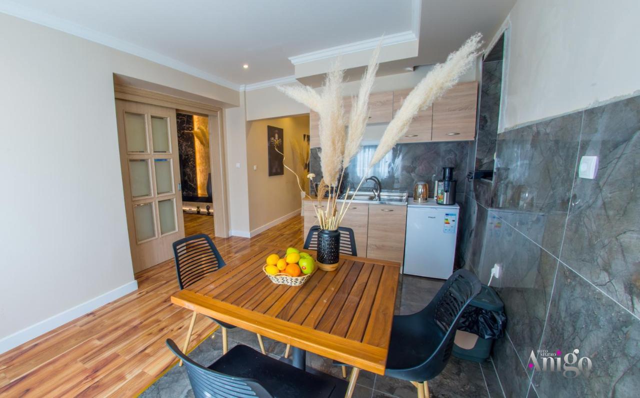 Luxury Apartment Black And Gold Mostar Extérieur photo
