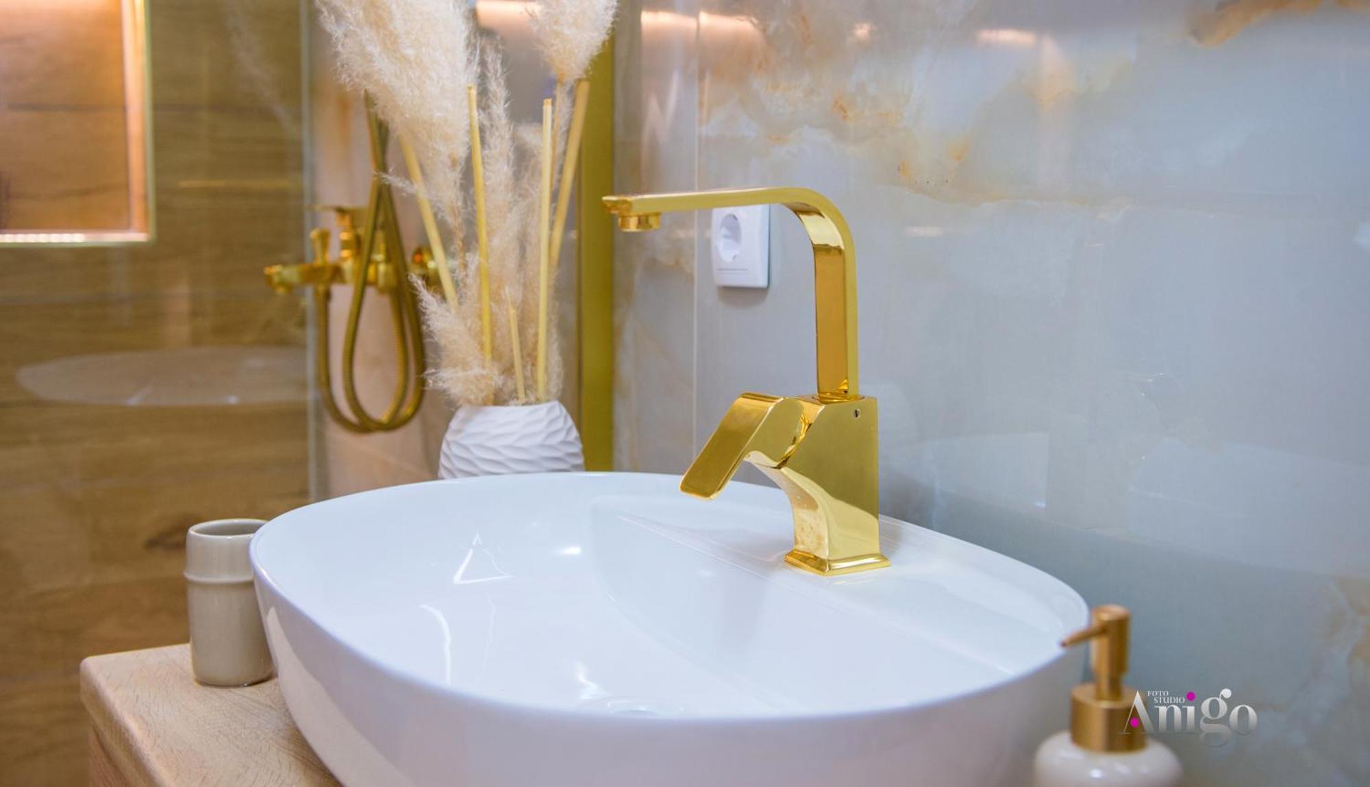Luxury Apartment Black And Gold Mostar Extérieur photo